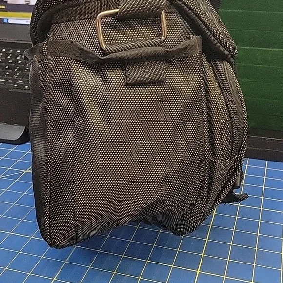 Nikon Gray & Black Camera Bag Multi Pocket Adj Strap Preloved - Picture 4 of 9
